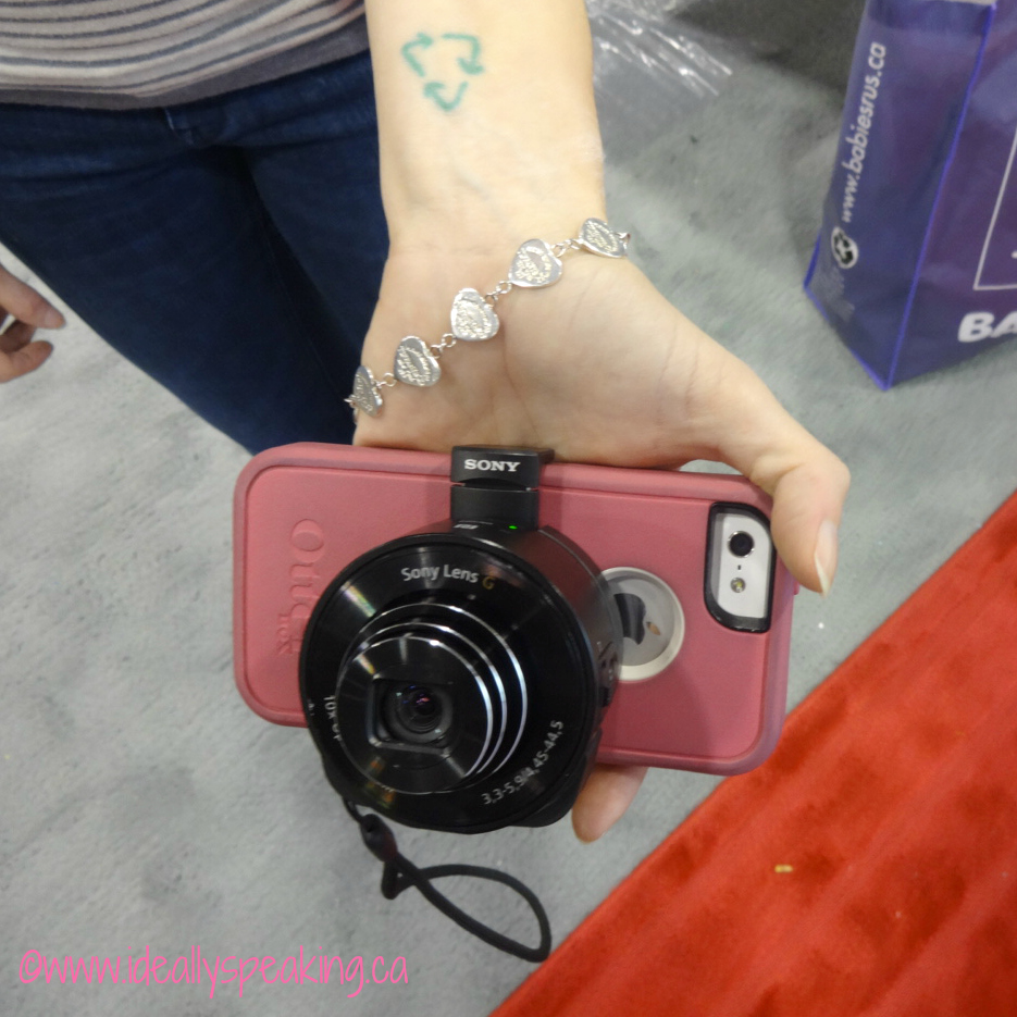 Sony Canada QX Smartphone Attachable Camera