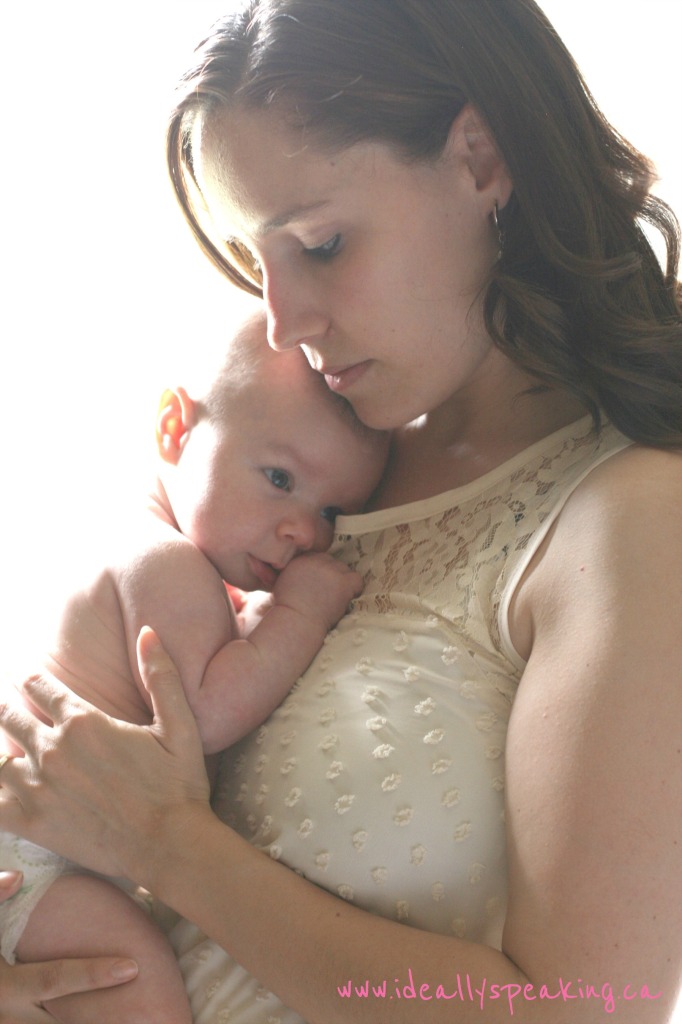 Mom and newborn, family photo ideas, family photography, newborn photography, barrie photographer