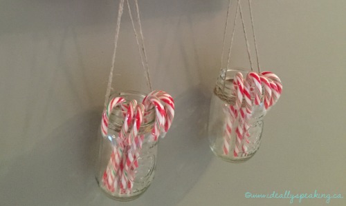 Cute and easy DIY Christmas candy holder with mason jars.