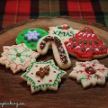 Pretty decorated christmas cookies as christmas craft idea.
